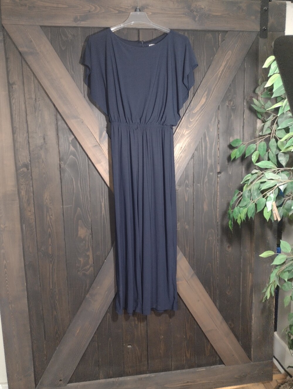 Elegant Navy Wide-Leg Jumpsuit with Belt Belt Not Included Sz Medium